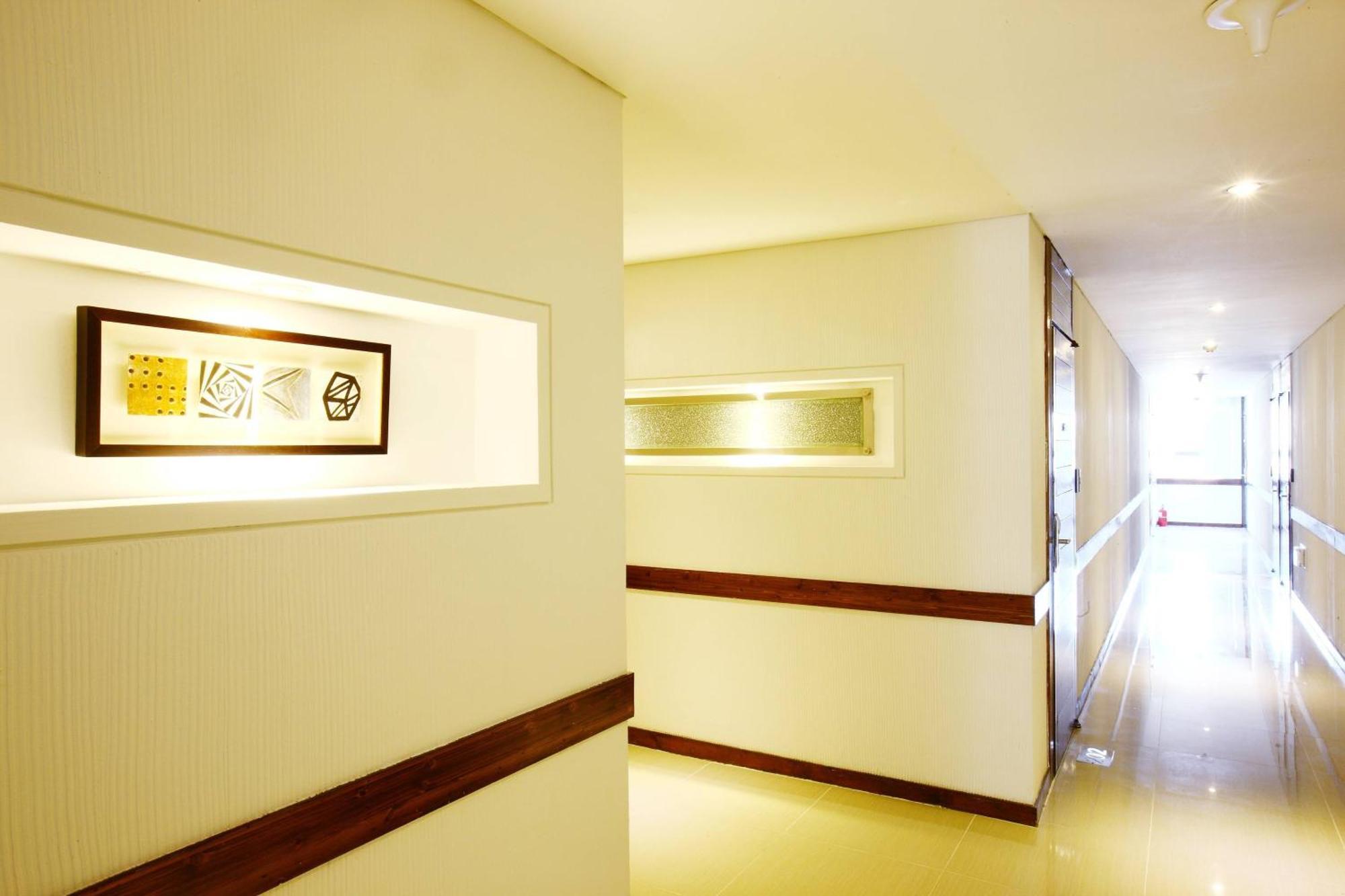 Q Hotel Paju Bagian luar foto