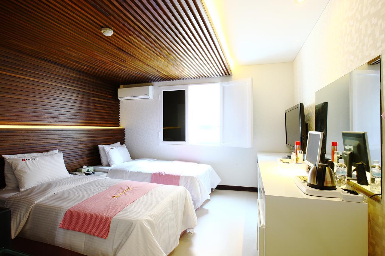 Q Hotel Paju Bagian luar foto