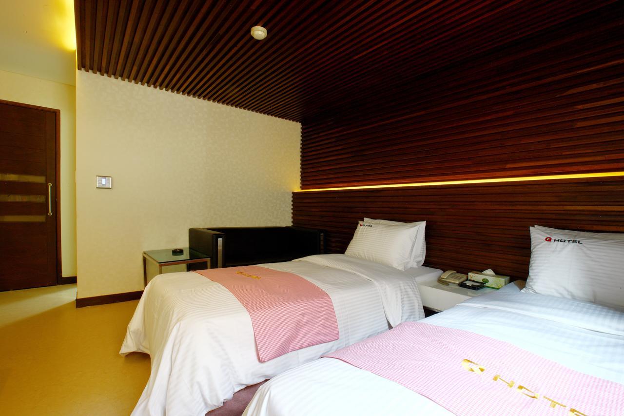 Q Hotel Paju Bagian luar foto