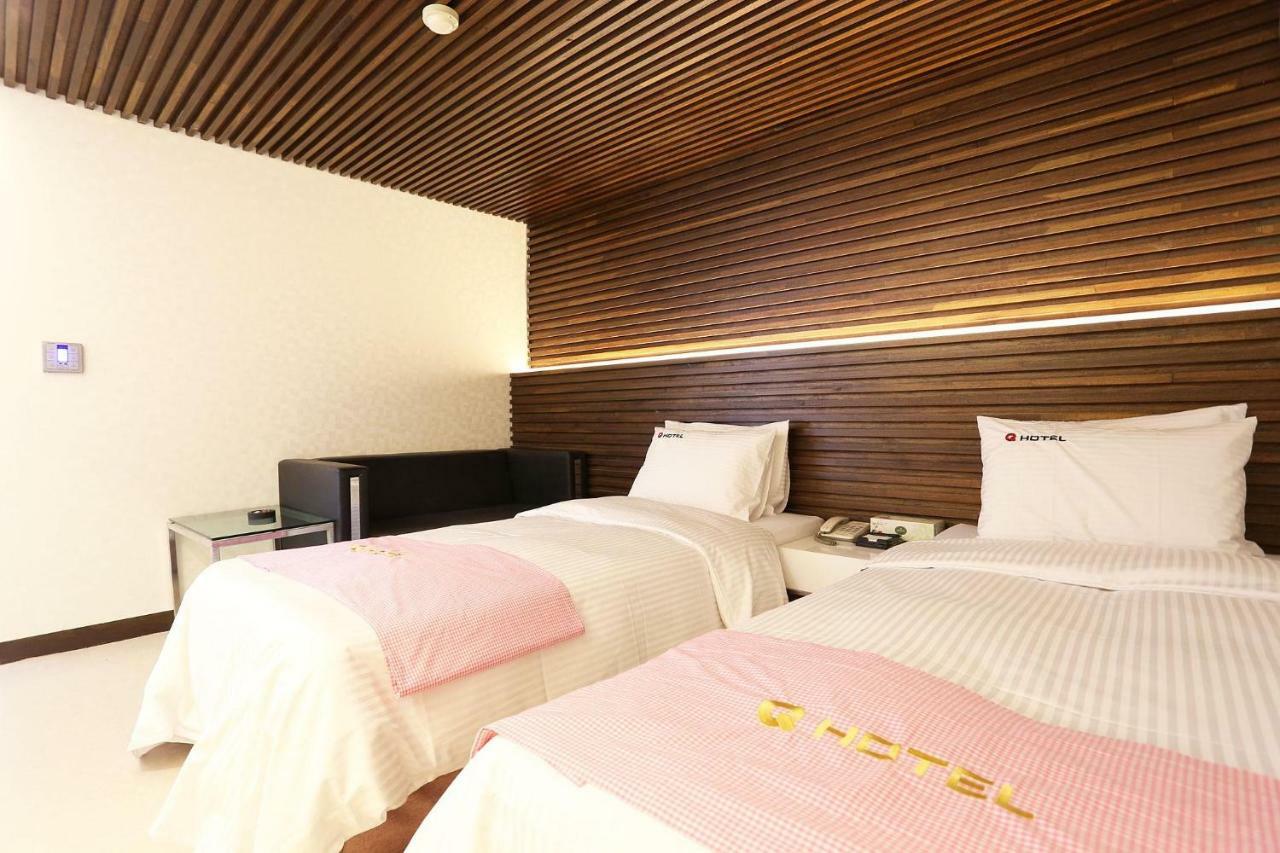 Q Hotel Paju Bagian luar foto