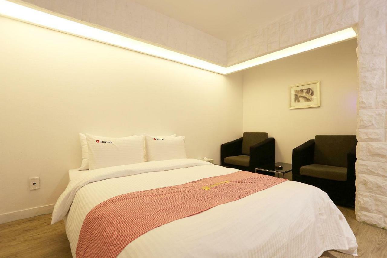 Q Hotel Paju Bagian luar foto