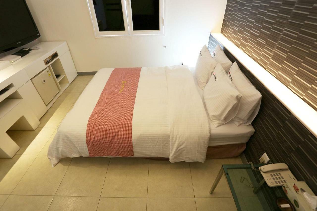 Q Hotel Paju Bagian luar foto