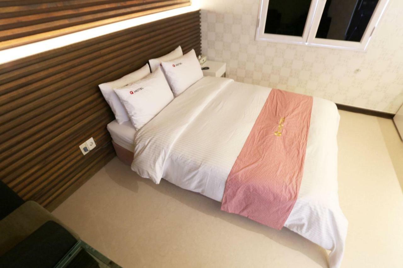 Q Hotel Paju Bagian luar foto