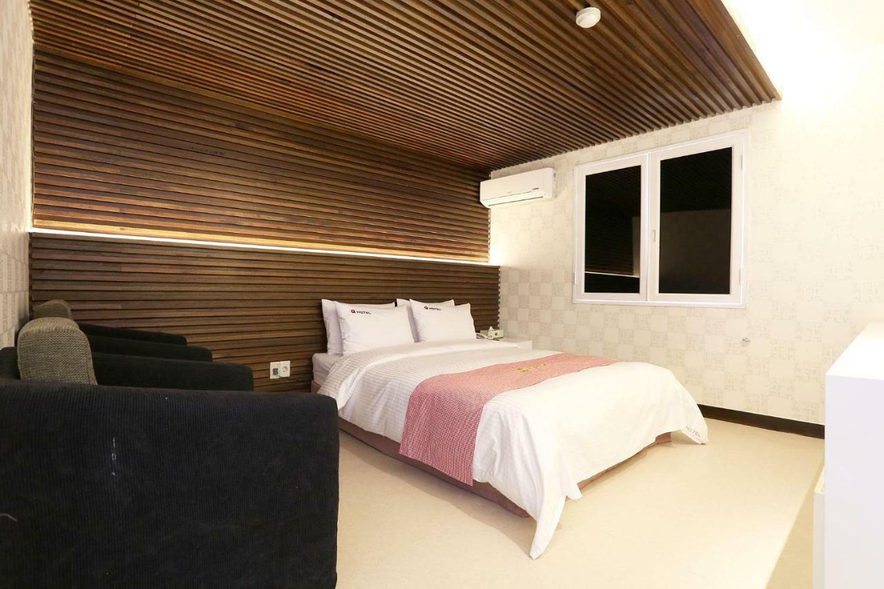 Q Hotel Paju Bagian luar foto
