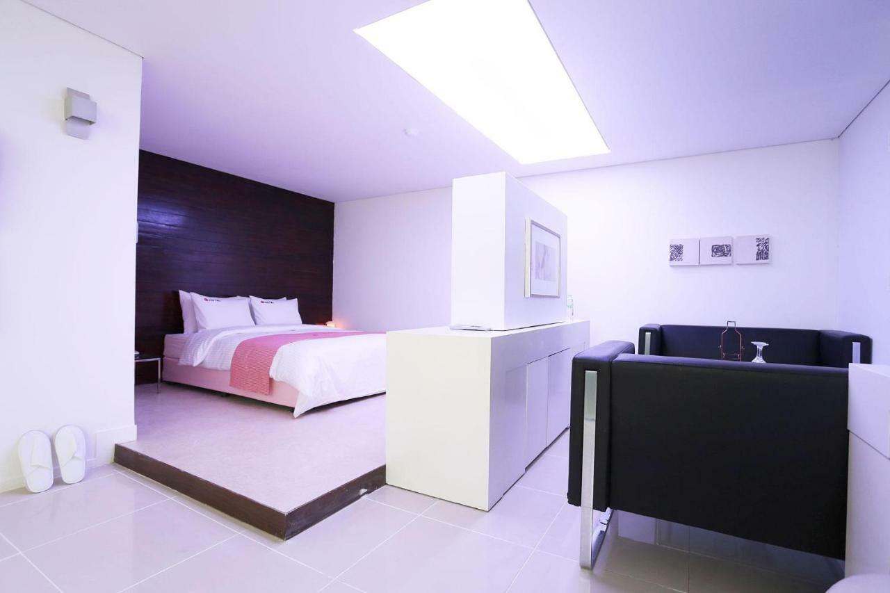 Q Hotel Paju Bagian luar foto